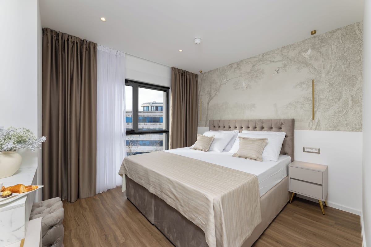 In-room safe, desk, laptop workspace, blackout curtains