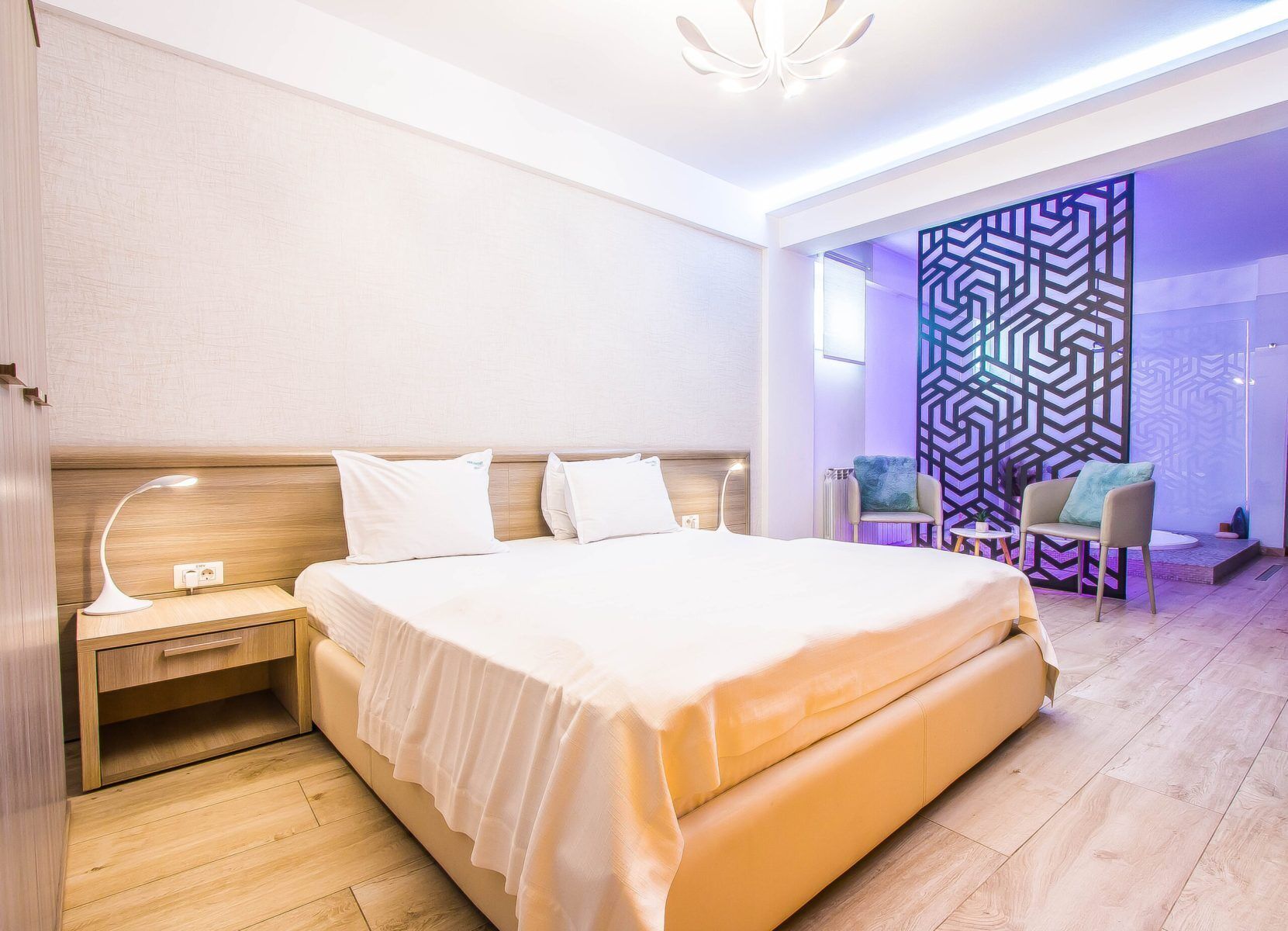 Deluxe Double Room, Balcony | Iron/ironing board, free WiFi