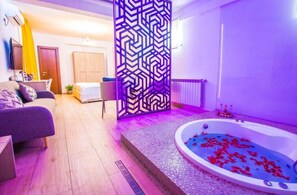 Deluxe Double Room, Balcony | Iron/ironing board, free WiFi - Parliament Square (Bucharest)