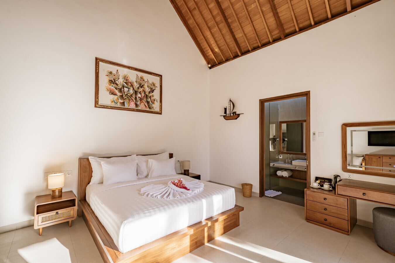 Desk, free WiFi, bed sheets