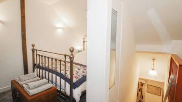 1 Schlafzimmer, individuell dekoriert, individuell eingerichtet