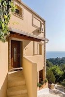 Entrada al alojamiento