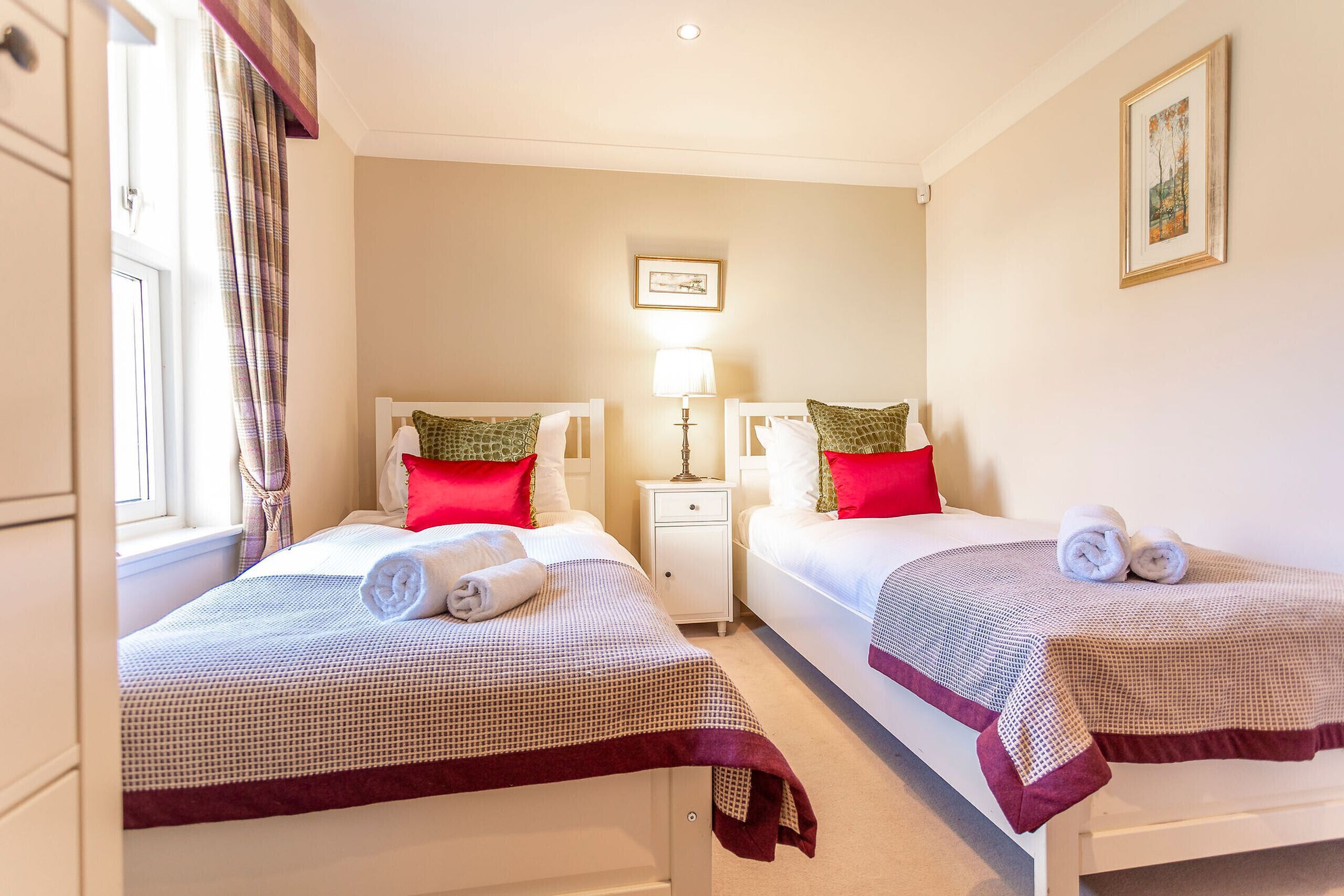 Iron/ironing board, free WiFi, bed sheets