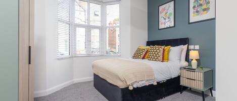 7 soverom, wi-fi (inkludert) og sengetøy