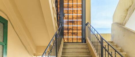 Entrada al alojamiento