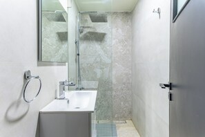 Bathroom - Residence 4 - Apartments in Mar Mikhael (Beirut)