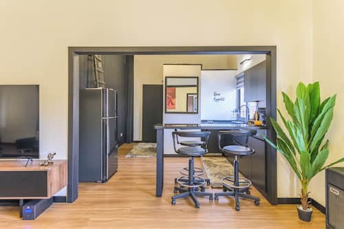Apartment, 2 Bedrooms, Balcony, City View | In-room dining