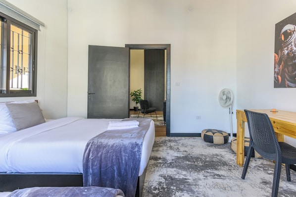 Apartment, 2 Bedrooms, Balcony, City View - Residence 4 - Apartments in Mar Mikhael (Beirut)