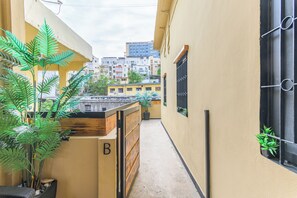 City view from property - Residence 4 - Apartments in Mar Mikhael (Beirut)