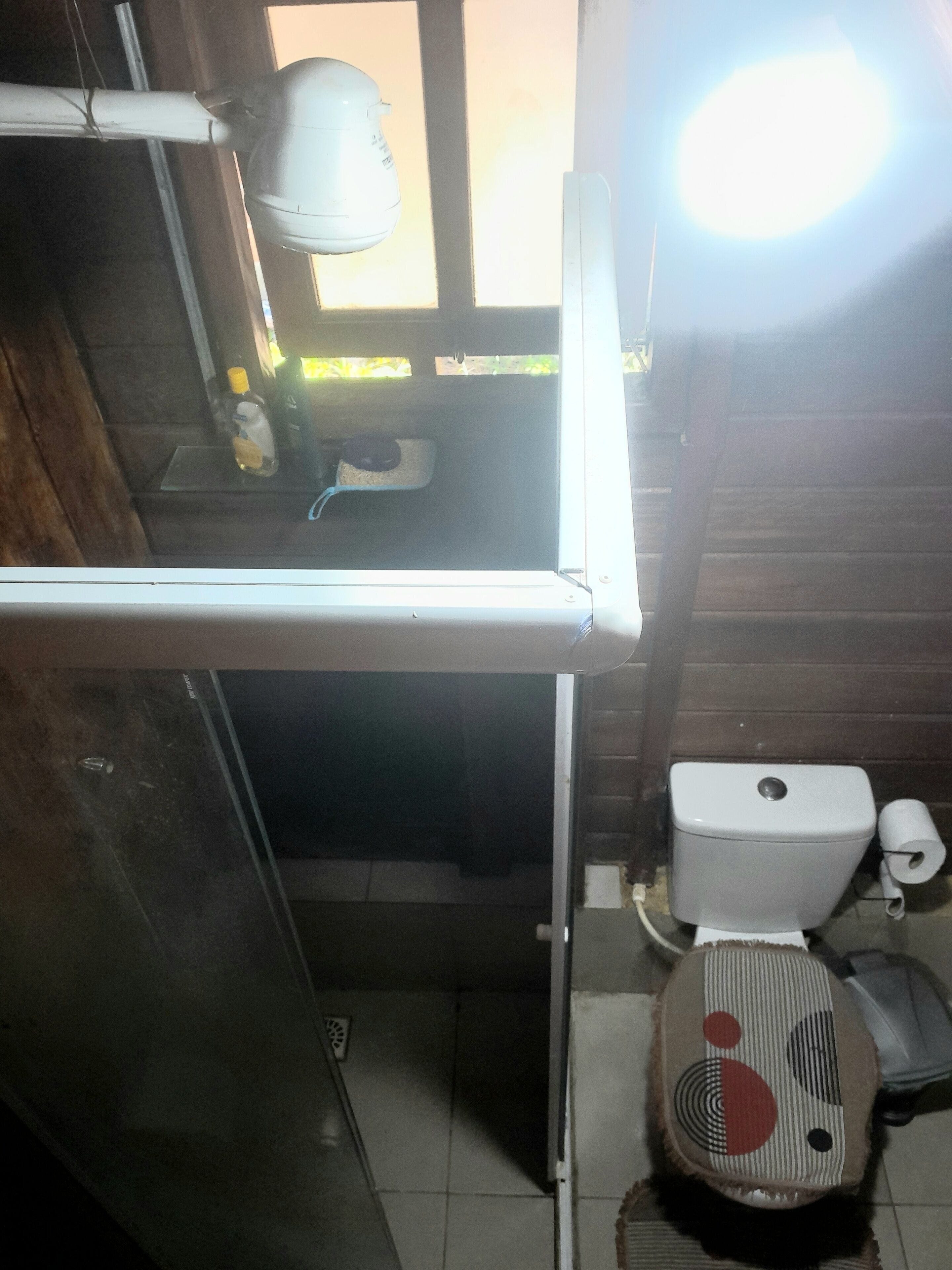 Håndklær, såpe og toalettpapir