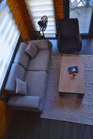 Lyxbungalow - utsikt mot dalen | Vardagsrum