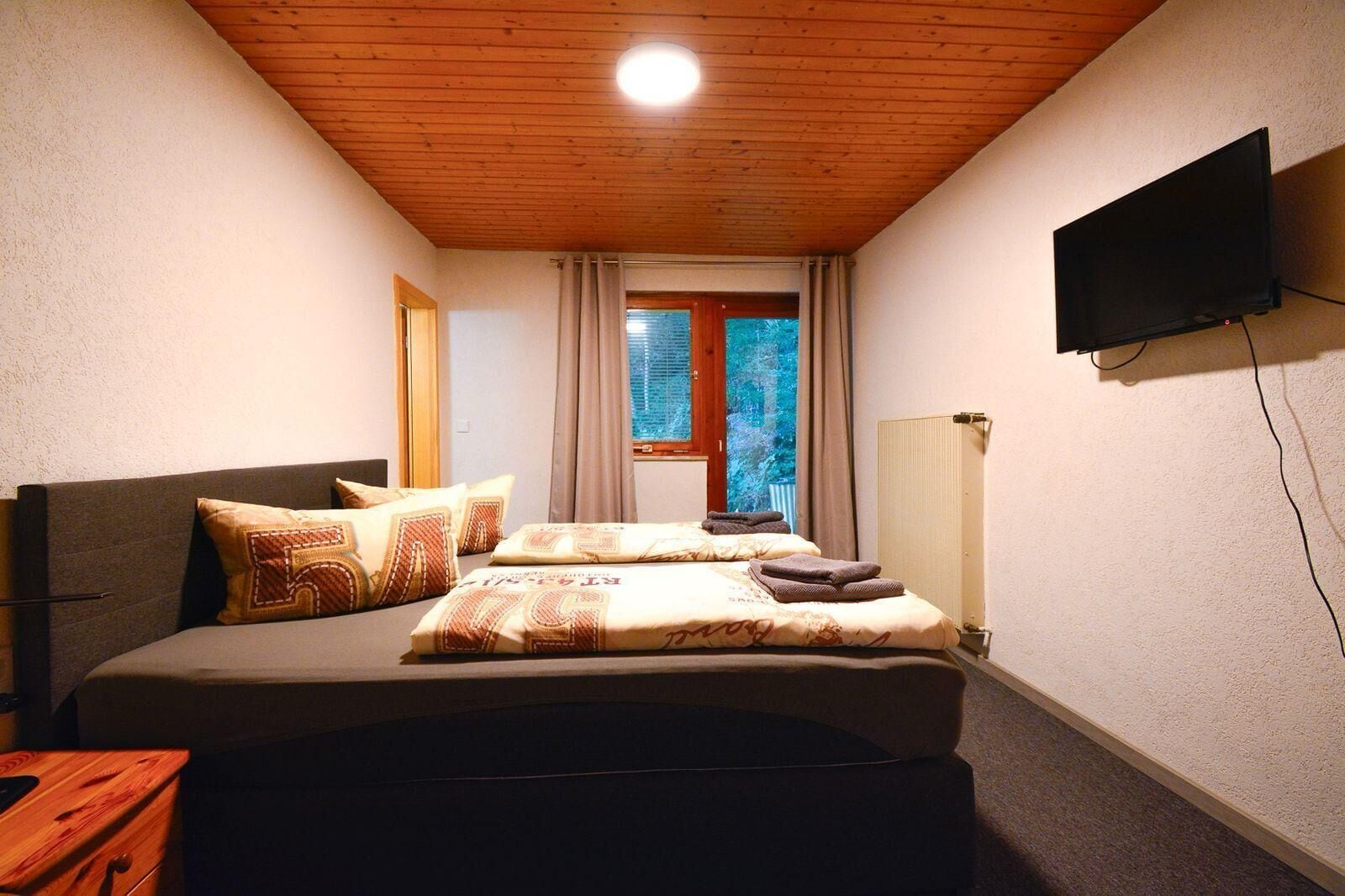 Schreibtisch, kostenloses WLAN