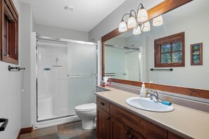 Hair dryer, towels - Spacious, Multi-Floor 4bedroom Townhome Walking Distance to Village, Along Orient Chairlift! (Sun Peaks)