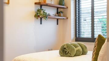 Iron/ironing board, free WiFi