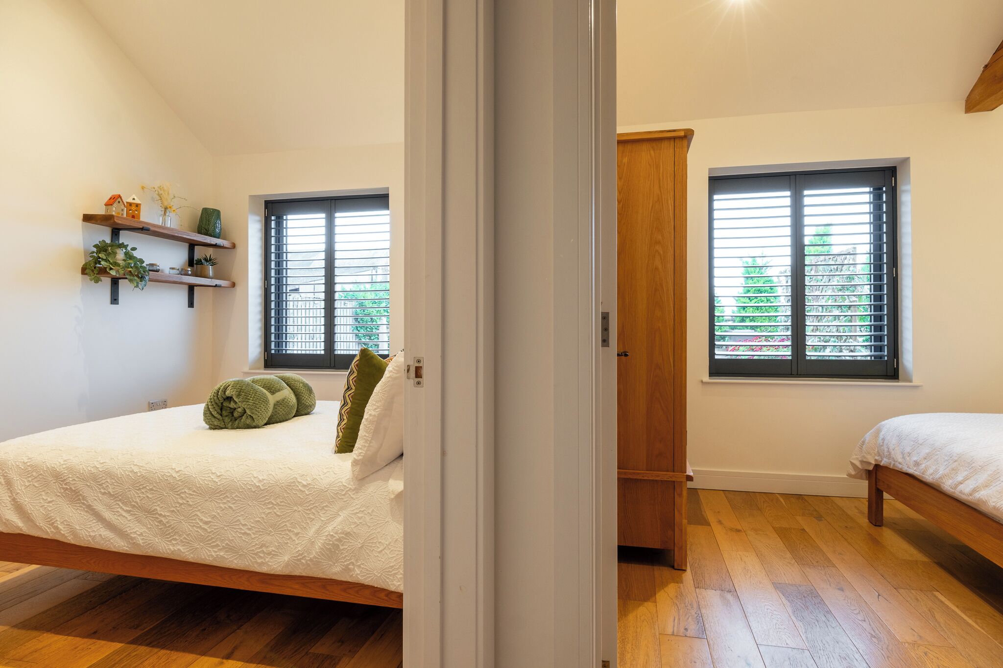 Iron/ironing board, free WiFi