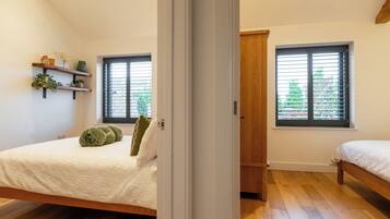 Iron/ironing board, free WiFi