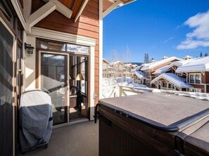 Terrace/patio - Upper level 2 bedroom condo, ski in and ski out, walking distance to village core with private hot tub (Sun Peaks)