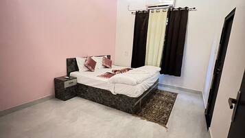 Deluxe Room | Free WiFi