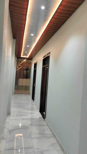 Lobby - Radhe Palace (Ayodhya)