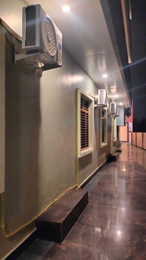 Lobby - Radhe Palace (Ayodhya)