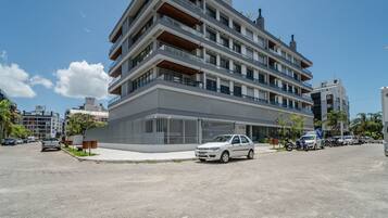 Basic Apartment | Exterior