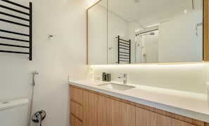 Basic Apartment | Bathroom -  Apt w/ Barbecue Grill 50 m from the Beach DOI0203 (Florianópolis)