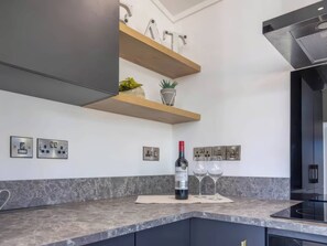 Dishwasher, cookware/dishes/utensils - Isca Lodge - With Decking (York)