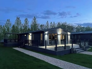 Exterior - Isca Lodge - With Decking (York)