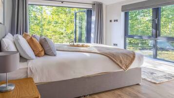 3 bedrooms, individually decorated, individually furnished, free WiFi