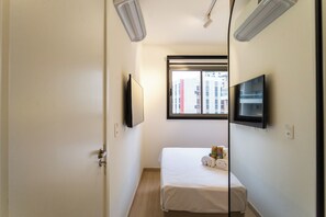 Apartament | Cortines opaques, planxa i posts de planxar i wifi gratuïta