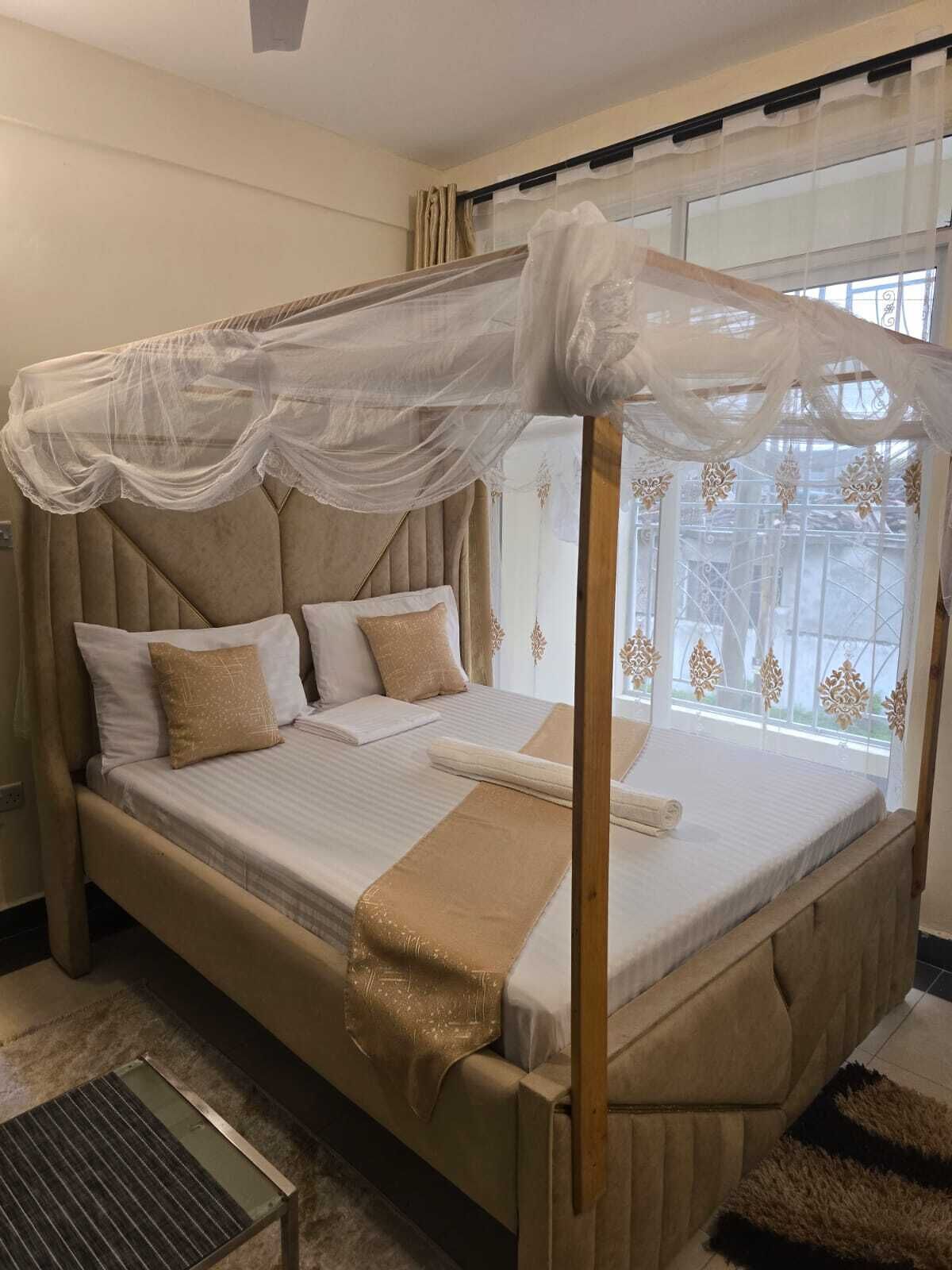 Studio, Balcony | Blackout drapes, iron/ironing board, free WiFi