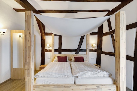 Bed sheets. Apartment '2' with Shared Terrace