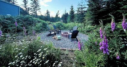 2 BR Dog-friendly Cabin Near River w/ Fire Pit