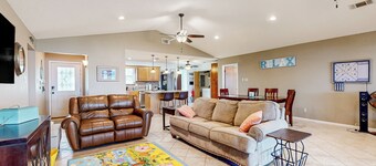 3BR Waterfront Home: Rural & Unique