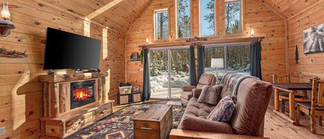 Smart TV, lareira, DVD player, videoteca