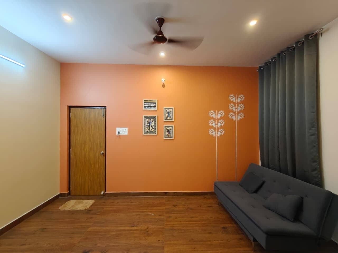 Cortinas blackout, tabla de planchar con plancha y wifi gratis 