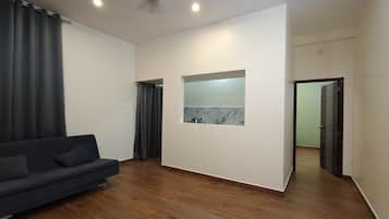 Luxury Suite, Mountain View | Living area