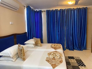 Comfort Room | Desk, free WiFi - MONSOON HOTEL (Kumasi)
