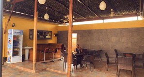 Free daily English breakfast - MONSOON HOTEL (Kumasi)