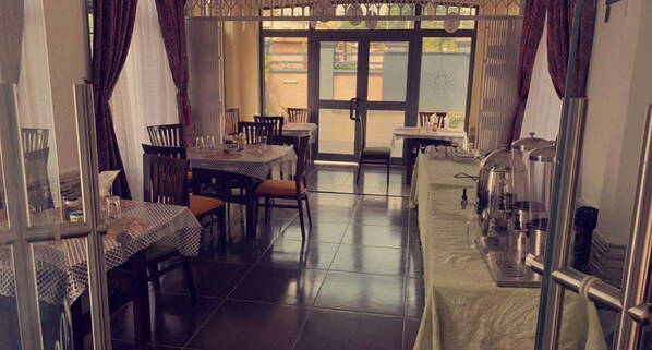 Restaurant - MONSOON HOTEL (Kumasi)