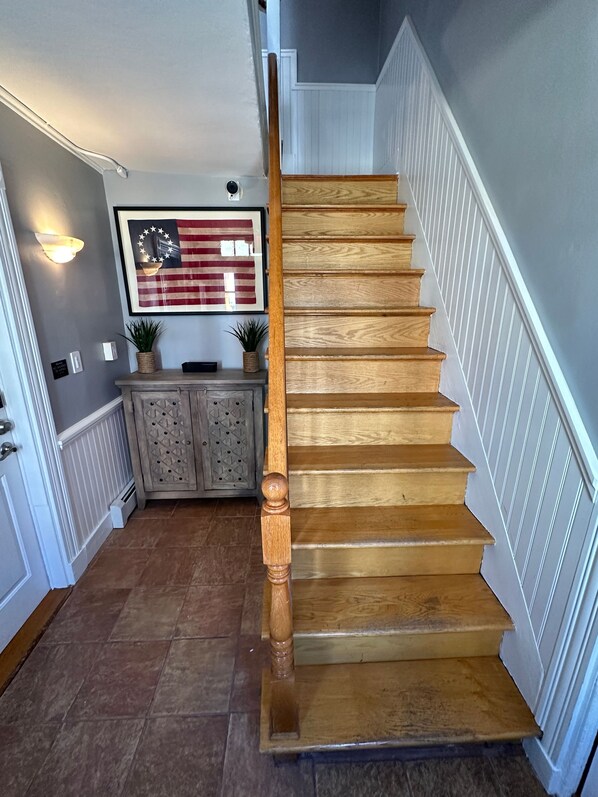 Exterior - Entire Historic 5 Bed/ 5 Bath Inn Sleeps 17 (Newport)