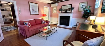 Entire Historic 5 Bed/ 5 Bath Inn Sleeps 17
