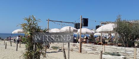 Vlak bij het strand