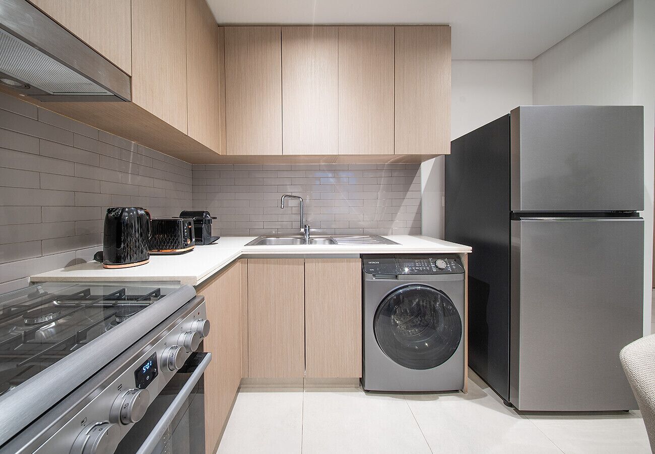 Fridge, microwave, oven, coffee/tea maker