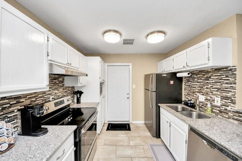 Cozy 3BR Retreat Near NASA, Hobby Airport, with easy access to I95 and Beltway 8