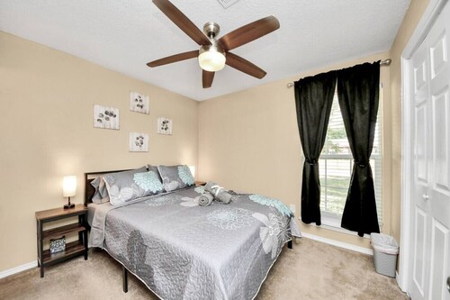 Cozy 3BR Retreat Near NASA, Hobby Airport, with easy access to I95 and Beltway 8