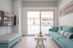 TV - DiPeJo Athens Luxurious Penthouse Apartment (Athens)