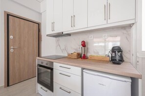 Oven - DiPeJo Athens Luxurious Penthouse Apartment (Athens)