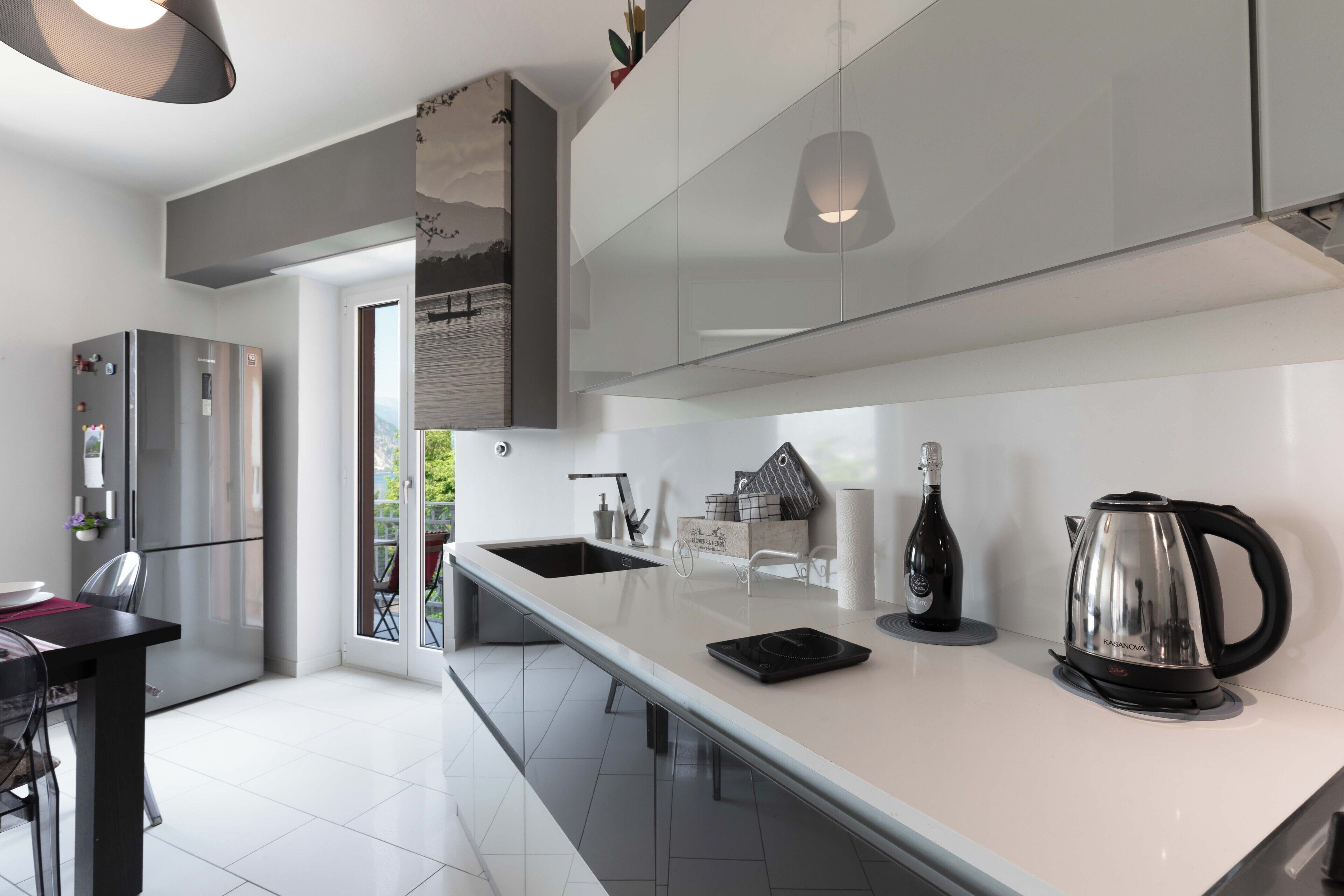 Micro-ondes, four, plaque de cuisson, lave-vaisselle