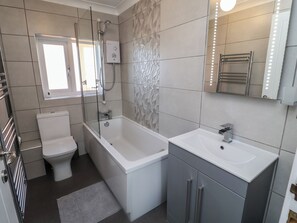 Shower - Daisy Lodge (Norwich)